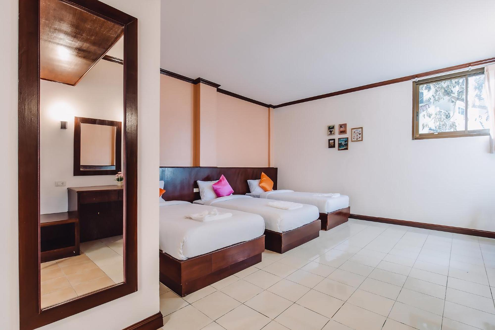 Bauman-Ville Hotel Patong Екстериор снимка