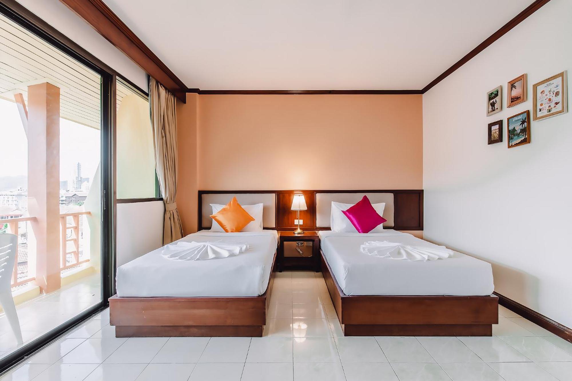 Bauman-Ville Hotel Patong Екстериор снимка