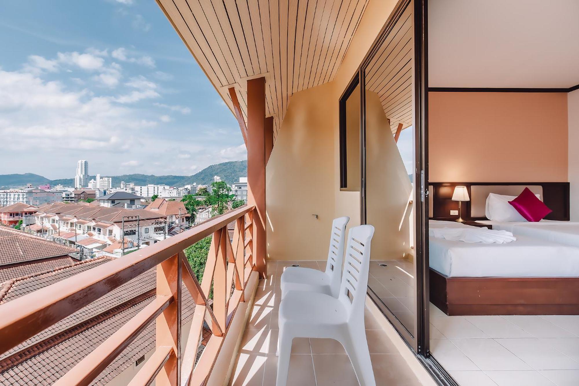 Bauman-Ville Hotel Patong Екстериор снимка